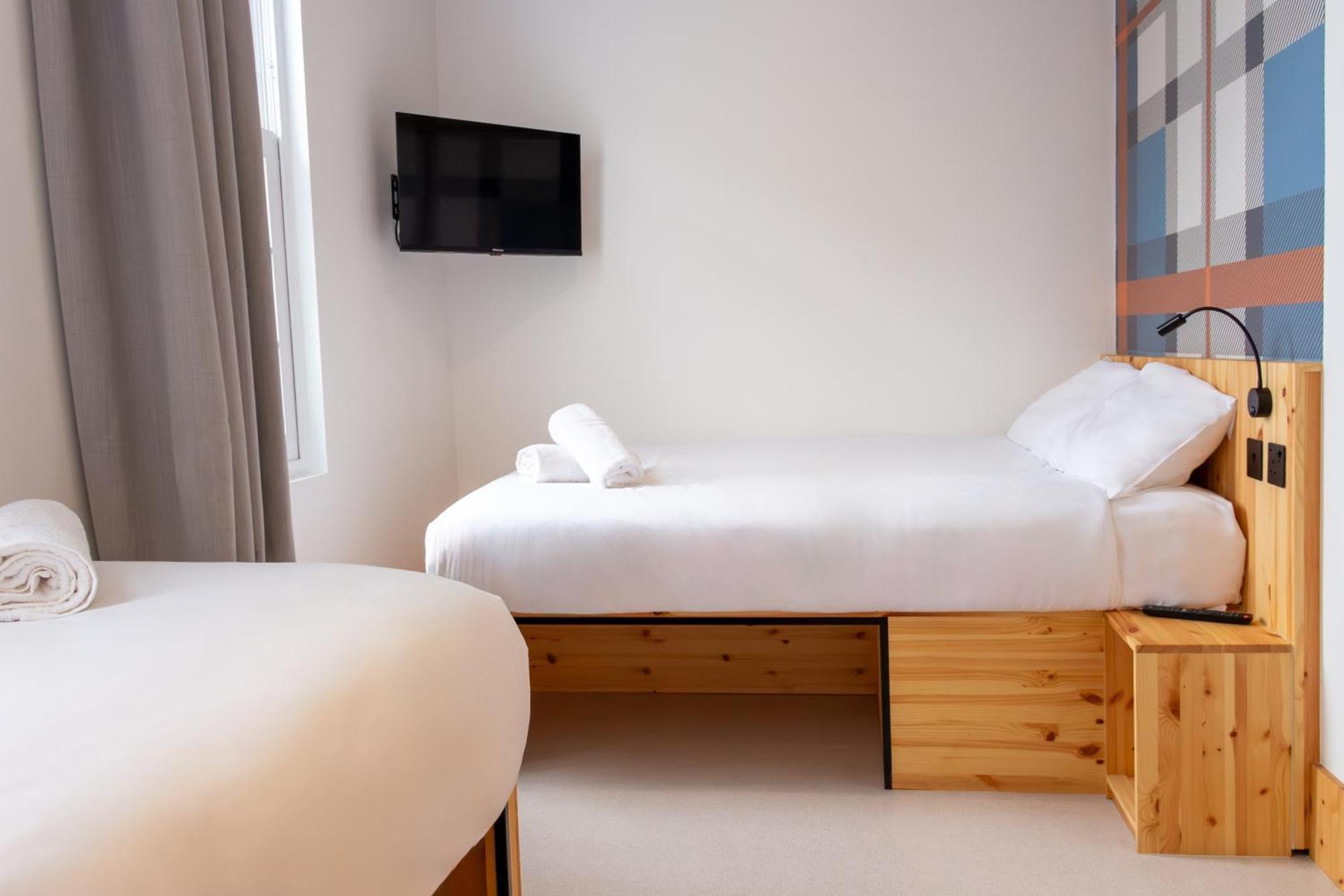 Triple Room With Window,1703581717:JPEG